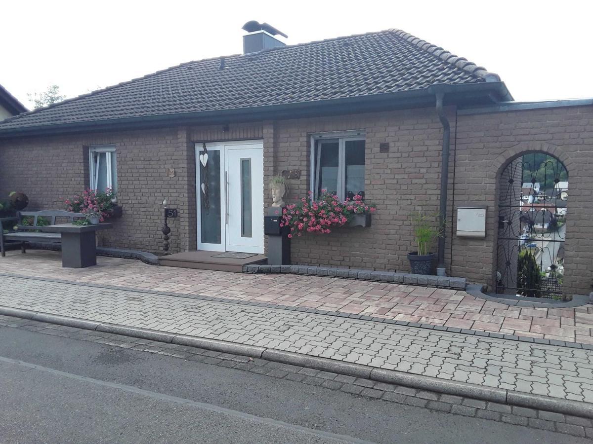 Haus Sonnenblick Apartment Momlingen ภายนอก รูปภาพ