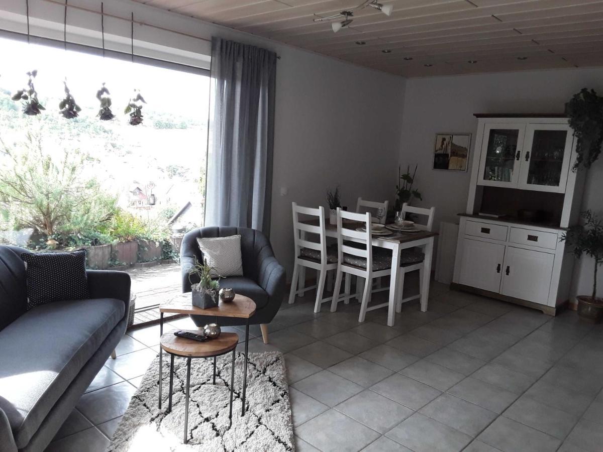 Haus Sonnenblick Apartment Momlingen ภายนอก รูปภาพ