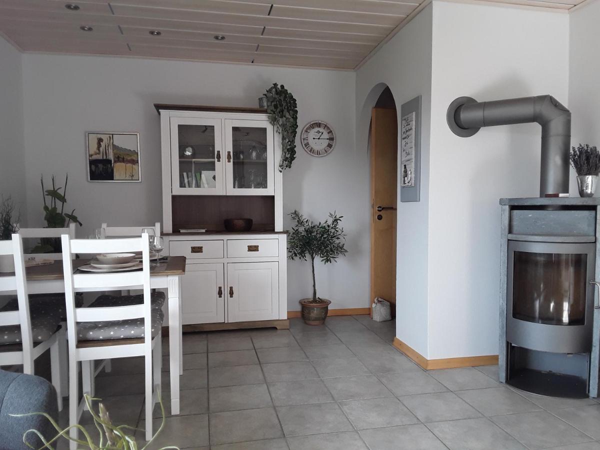 Haus Sonnenblick Apartment Momlingen ภายนอก รูปภาพ
