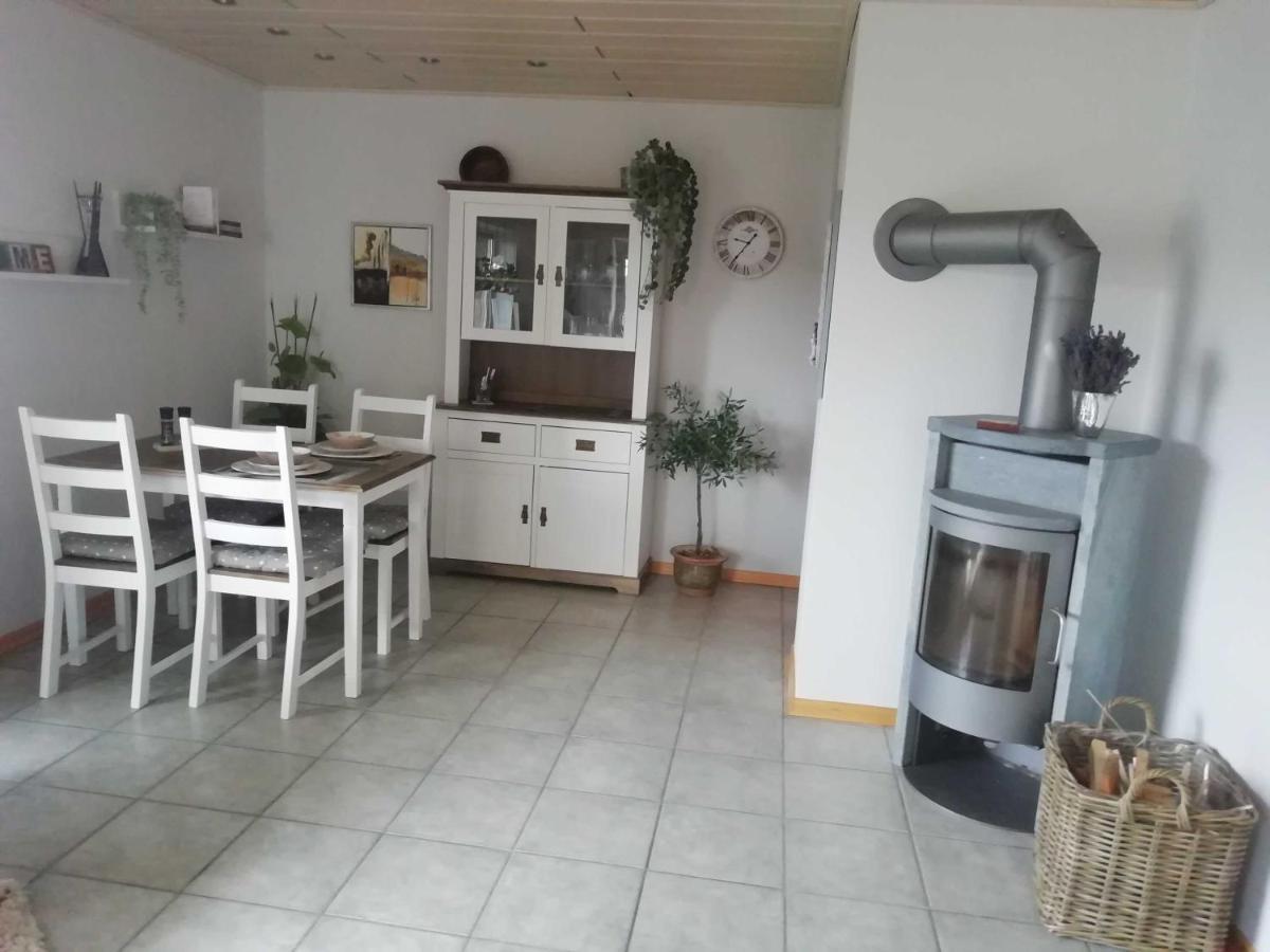 Haus Sonnenblick Apartment Momlingen ภายนอก รูปภาพ